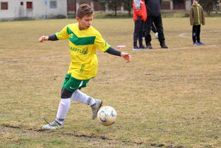 Jiu You-中国足球俱乐部完善青年球员成长通道，中国足球青训人才